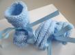Chaussons BLEUS vêtement bébé en tricot laine fait main, en vente sur ma boutique en ligne Bleu-blanc-Neige : https://www.alittlemarket.com/boutique/bleu_blanc_neige-158651.html
